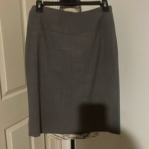 Women’s Banana Republic size 4 pencil skirt, stretch material